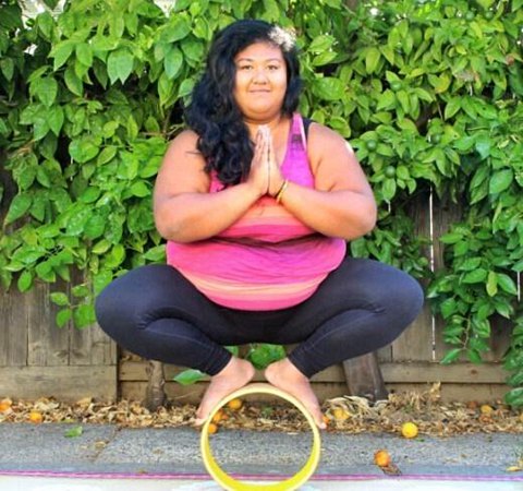 Eastday-Fat girl goes viral for showing high difficulty yoga