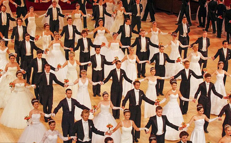 Well-dressed debutantes attended 3rd Russian Debutante Ball (7)