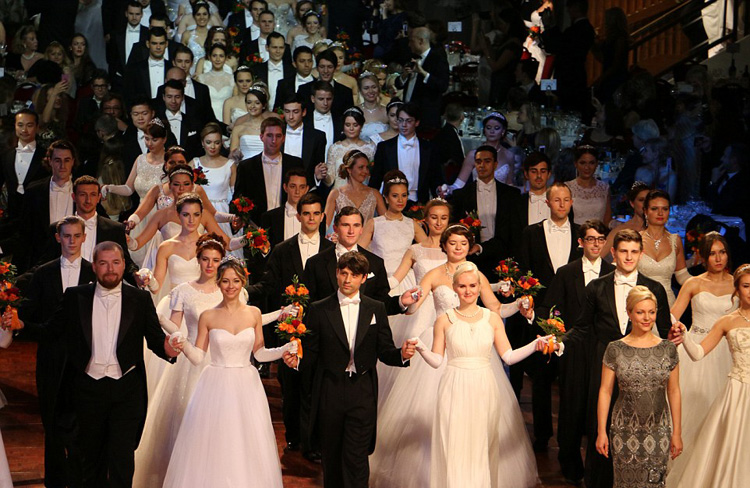 Well-dressed debutantes attended 3rd Russian Debutante Ball (2)