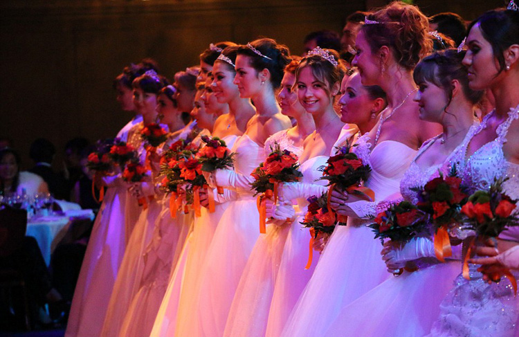 Well-dressed debutantes attended 3rd Russian Debutante Ball