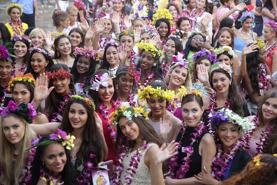In pics: Miss World contestants at Sanya orchid show (2)