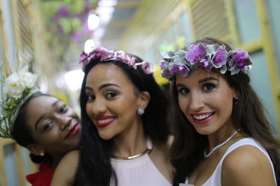 In pics: Miss World contestants at Sanya orchid show (3)