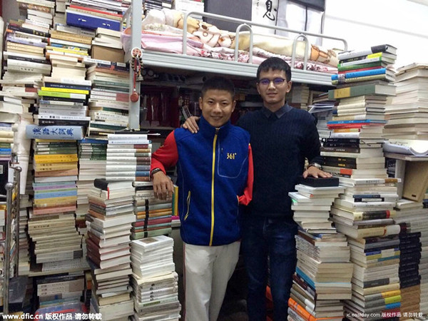 Star student at Yunnan Normal University has more than 5000 books 