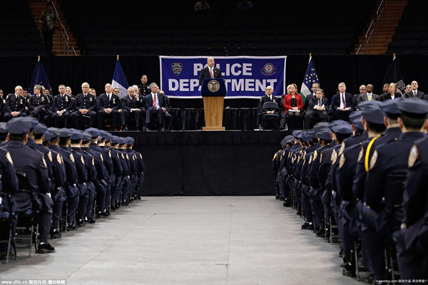 Graduation was held for 1200 new members of police forces in New York (4)