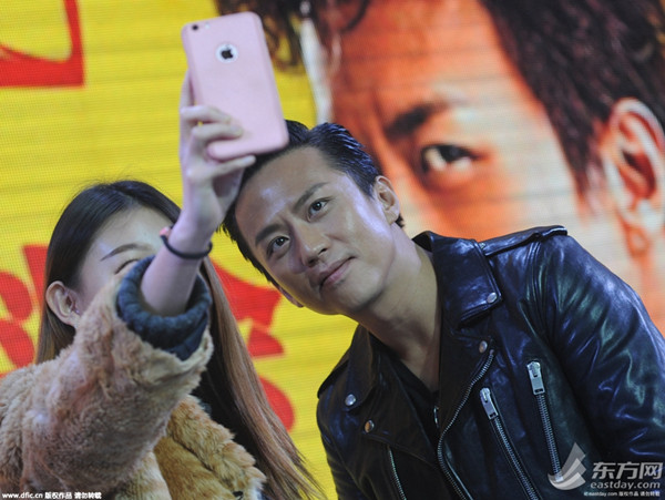 Actor Deng Chao promotes his new film "Devil and Angel" (2)