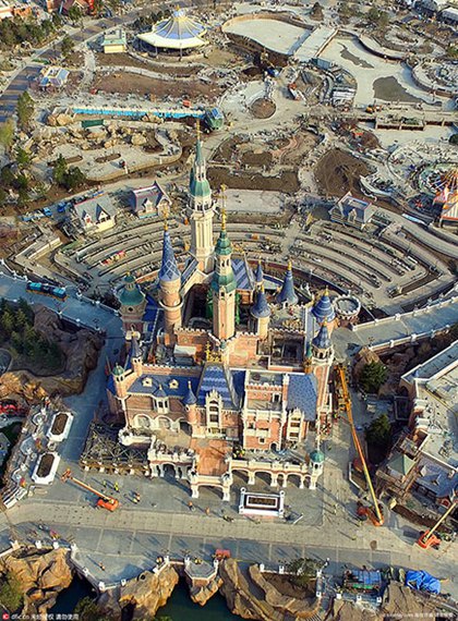 Aerial photos of Shanghai Disneyland: Construction in final phase (4)