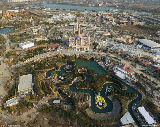 Aerial photos of Shanghai Disneyland: Construction in final phase (5)