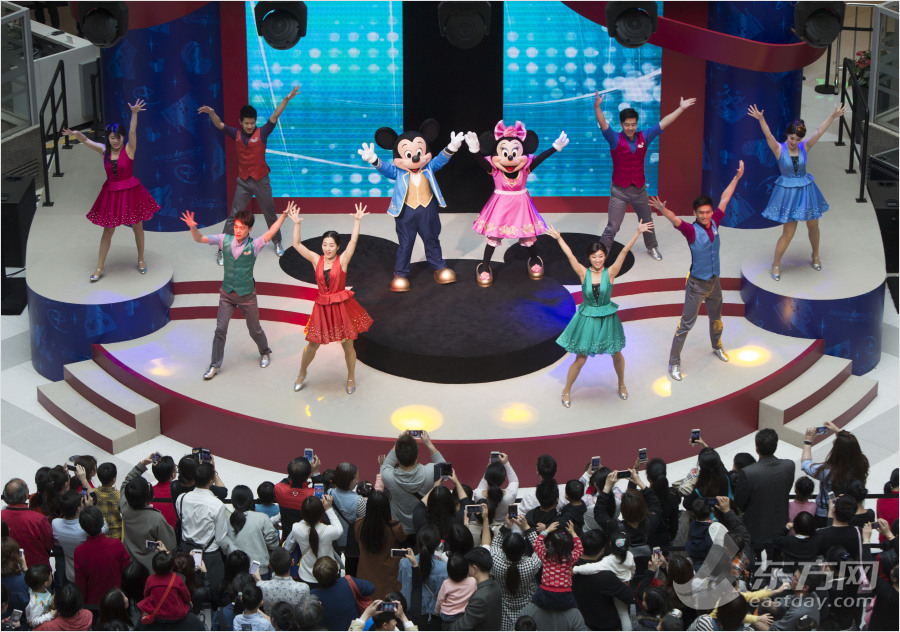 Shanghai Disney Resort Themed Show: Feast Your Eyes on World of Fantasy