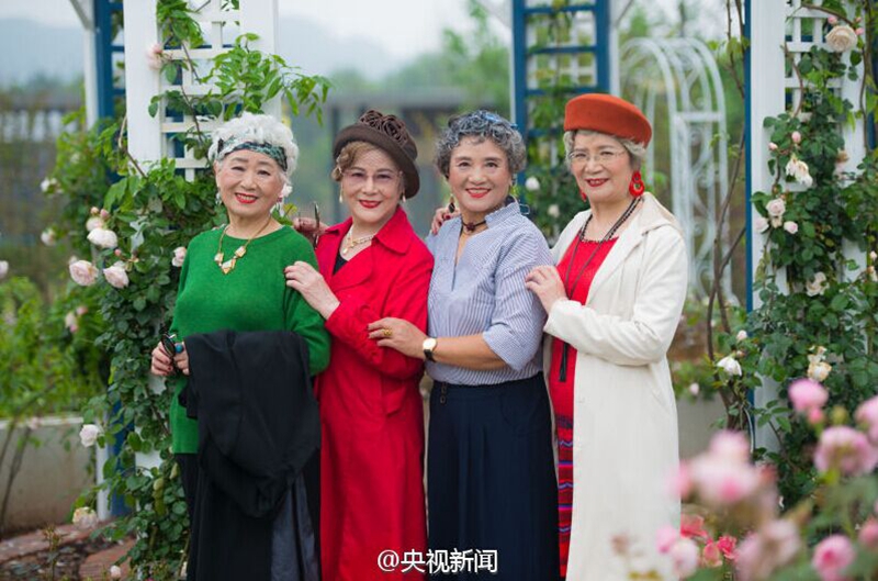 In pics: Chinese grandmas in fashionable clothes (8)