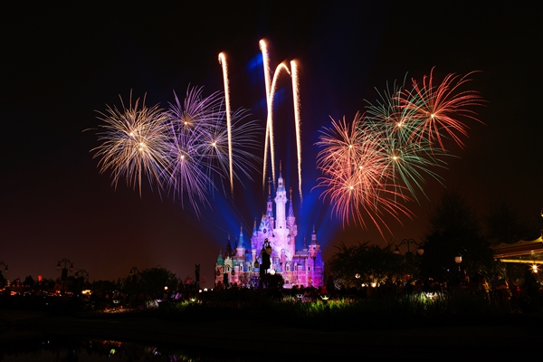 Shanghai Disneyland to launch half price tickets