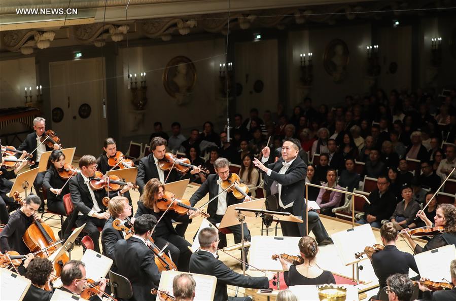 Symphony concert titled "China Story: the Songs of the Earth" held in Berlin