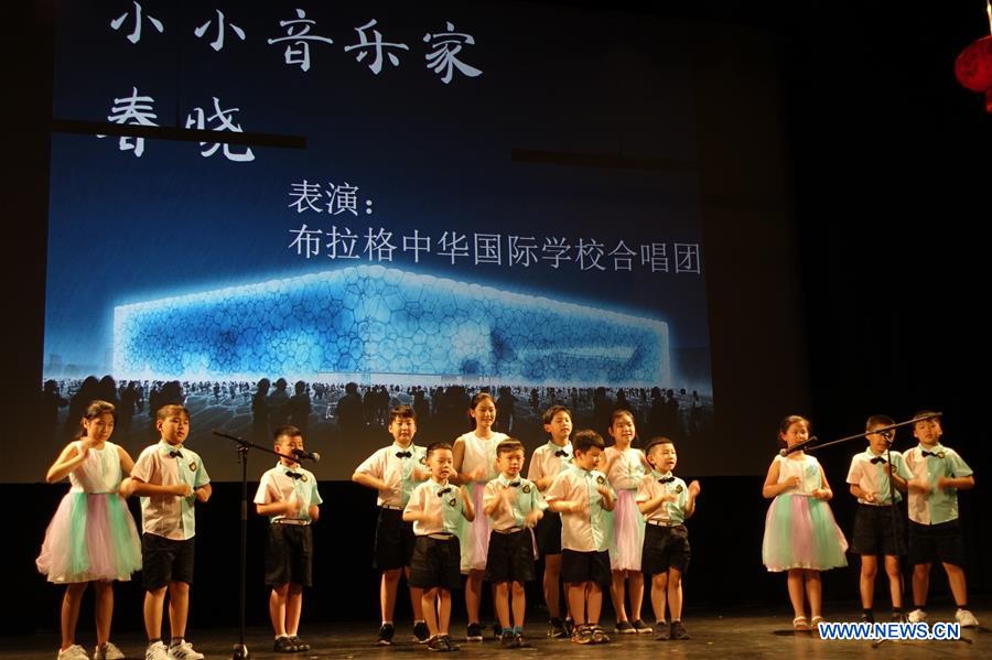 Chinese songs singing contest held in Prague