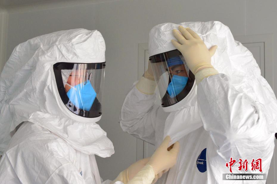 A glimpse into a pathogen identification lab in Hubei hospital