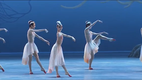 Dance produced in Shanghai to cheer overseas people