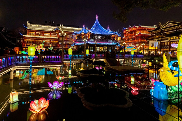Yu Garden welcomes Year of the Tiger with amazing lanterns-Eastday