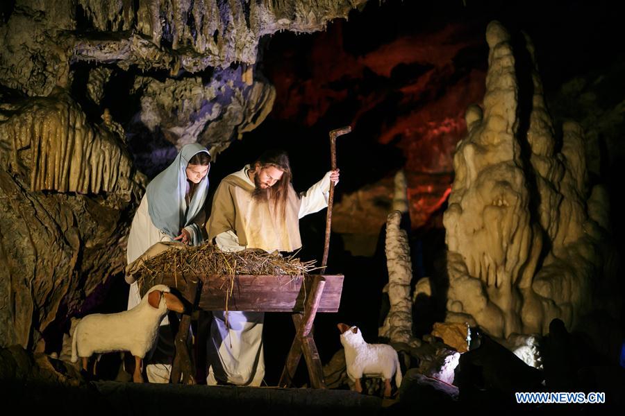 World's largest live Nativity scene staged in Postojna Cave-Eastday