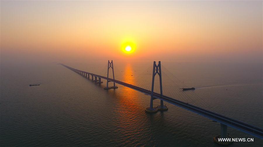 Major work of world's longest sea bridge comp